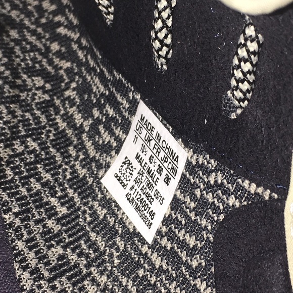 Yeezy Turtle Doves - Picture 8 of 8